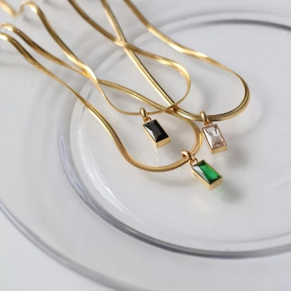 Black Rectangular Stone Necklace - Picture 2 of 4